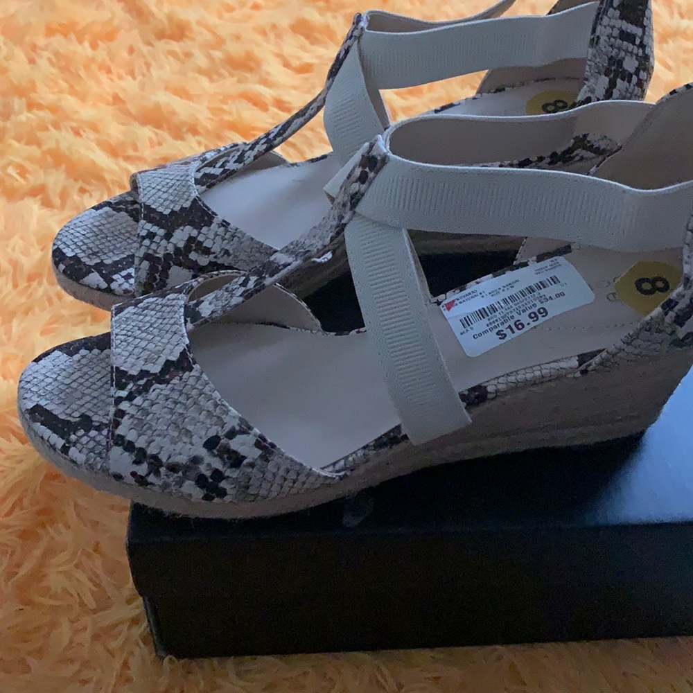 Multicolored wedges